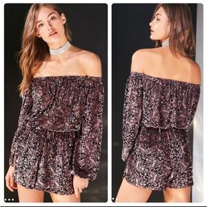 ECOTE - Urban Outfitters Burnout Velvet Off Shoulder‎ Lined Romper XS